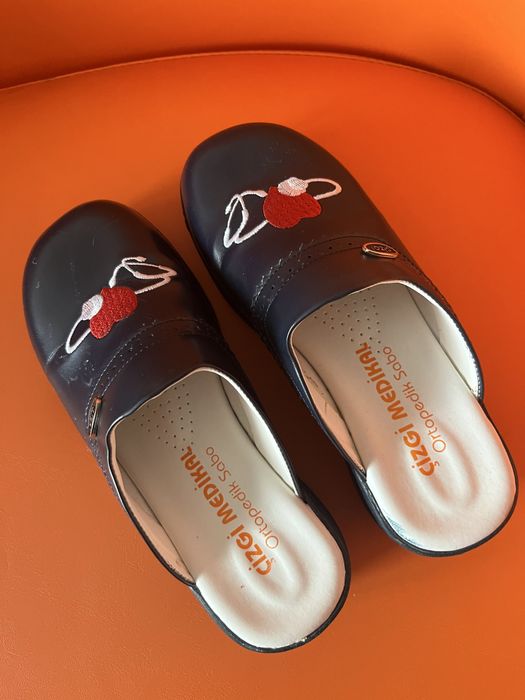 Saboti piele marime 36