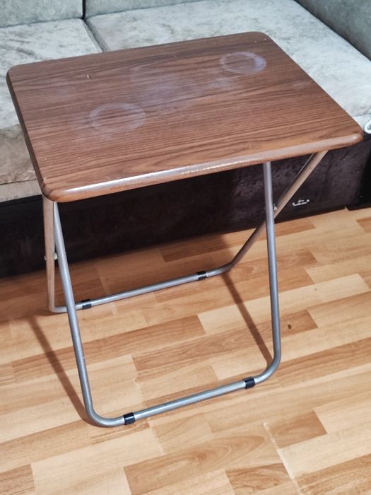 Vand masuta plianta practica.

Înălțimea mesei