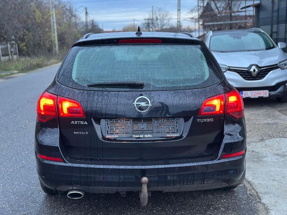 Opel Astra J 2012 1.4 Benzină Turbo / Ușor Avariat / Dezmembrări