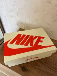 Продам кроссовки Nike