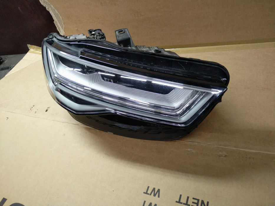 Фар десен за Audi A6 4G Facelift C7 LED