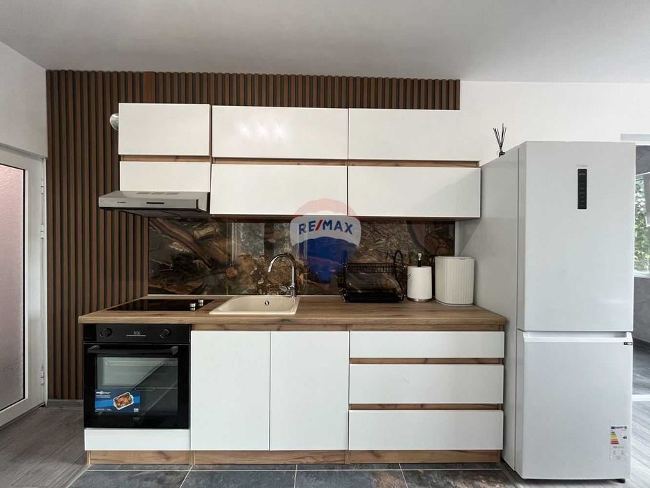 Продава се Тристаен апартамент в Варна, Младост 1 - 106 кв.м за 2076 €/кв.м - Снимка #1