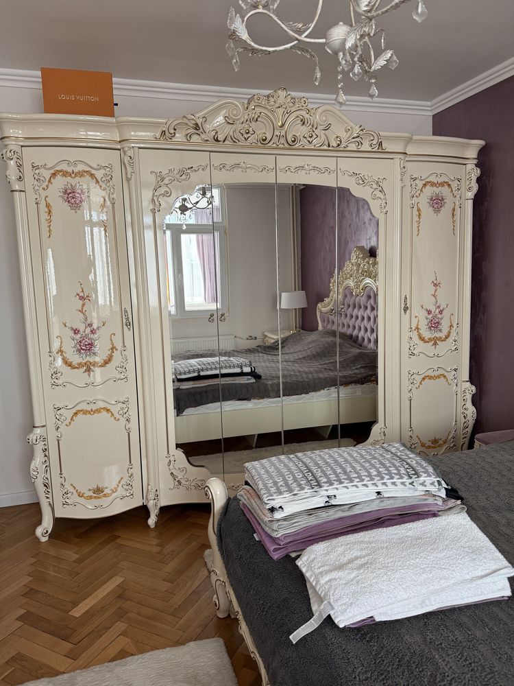 Mobilă dormitor regal