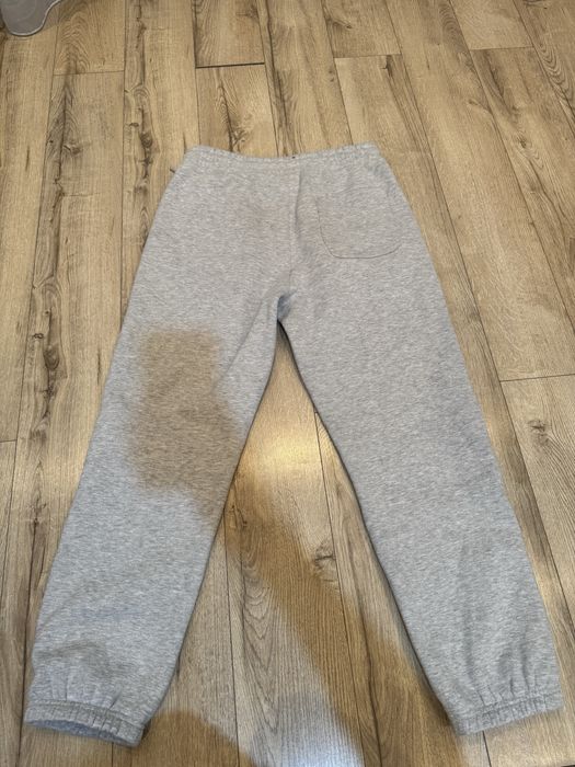 Pantaloni gri trening