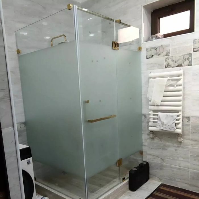 Стеклянный душевые кабинки и перегородоки