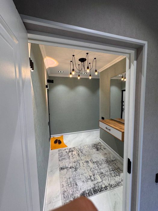 Просторная 1 комнатная с хай-тек ремонтом/с мебелью и техникой