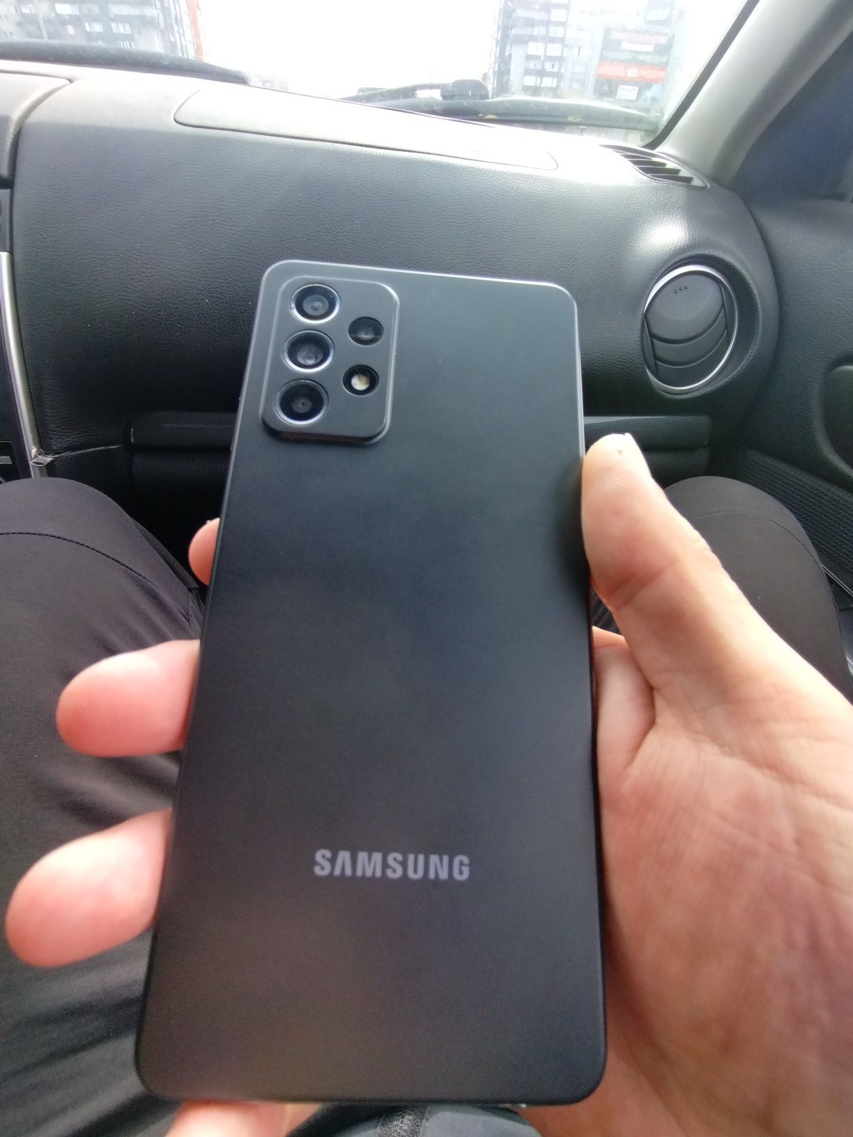 Продам Samsung A52