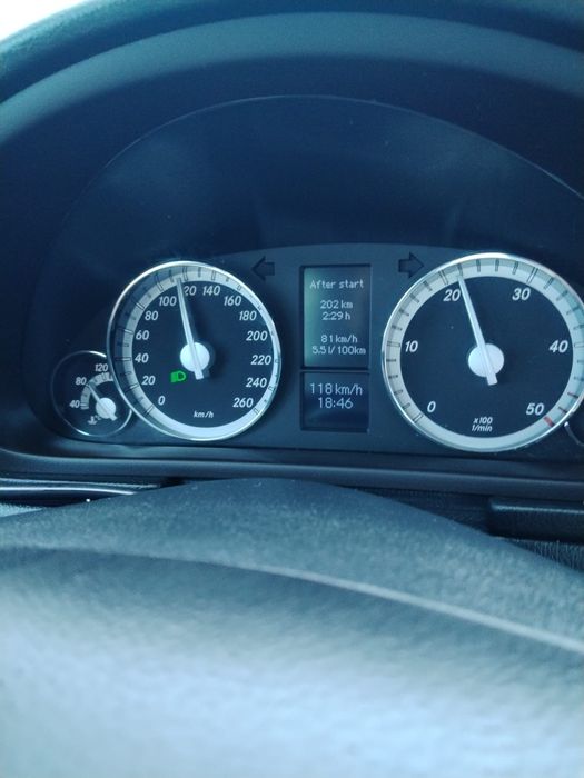 Schimb sau vând  mercedes
