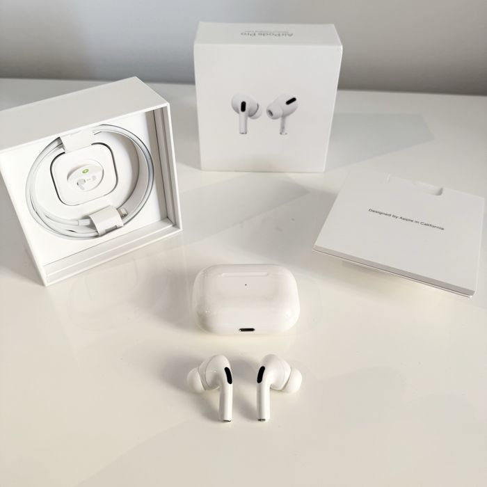Casti Apple AirPods Pro Originale Wireless Charging Case