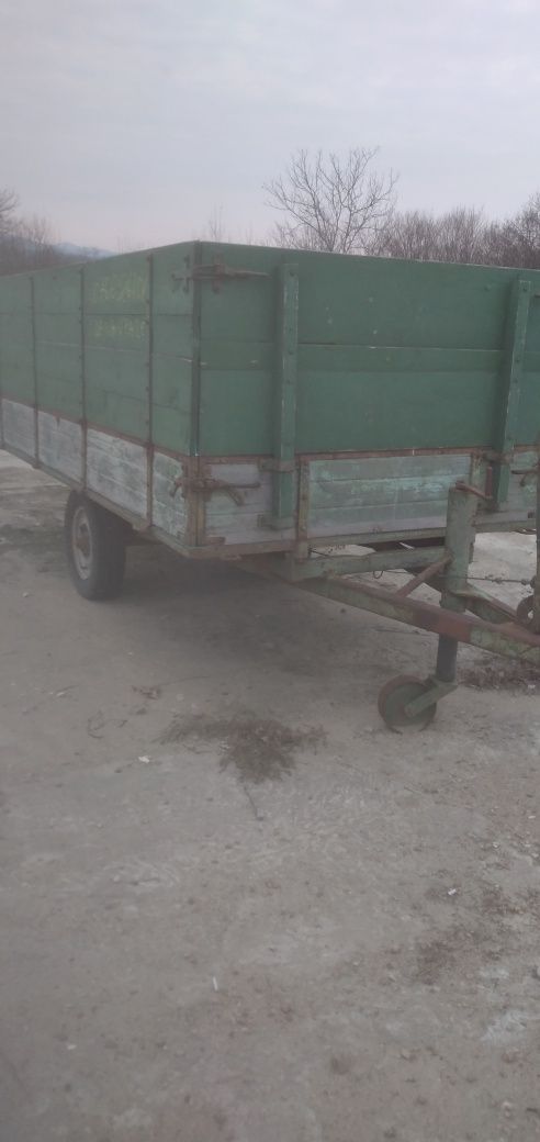 Remorca după tractor