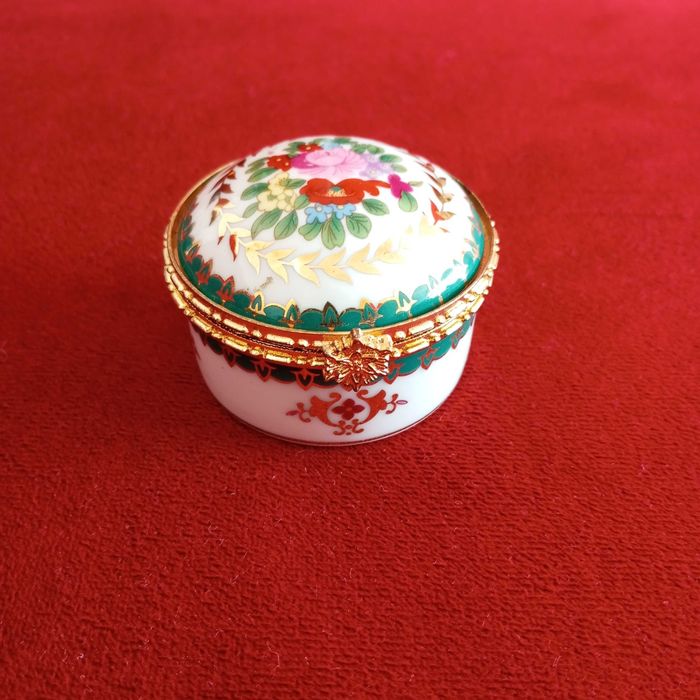 Керамична кутийка за бижута с обков