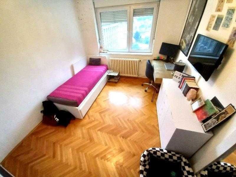 Дава се под наем Тристаен апартамент в Пловдив, Остромила - 81 кв.м за 428.4 € - Снимка #3