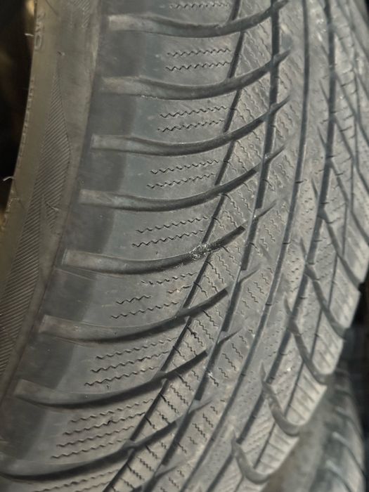 Anvelope Bridgestone iarna 225 45 18