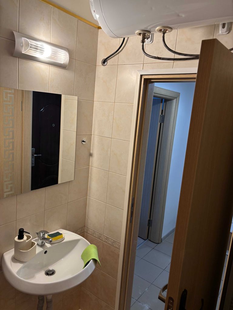 Дава се под наем Едностаен апартамент в София, Люлин 10 - 42 кв.м за 382.5 € - Снимка #8