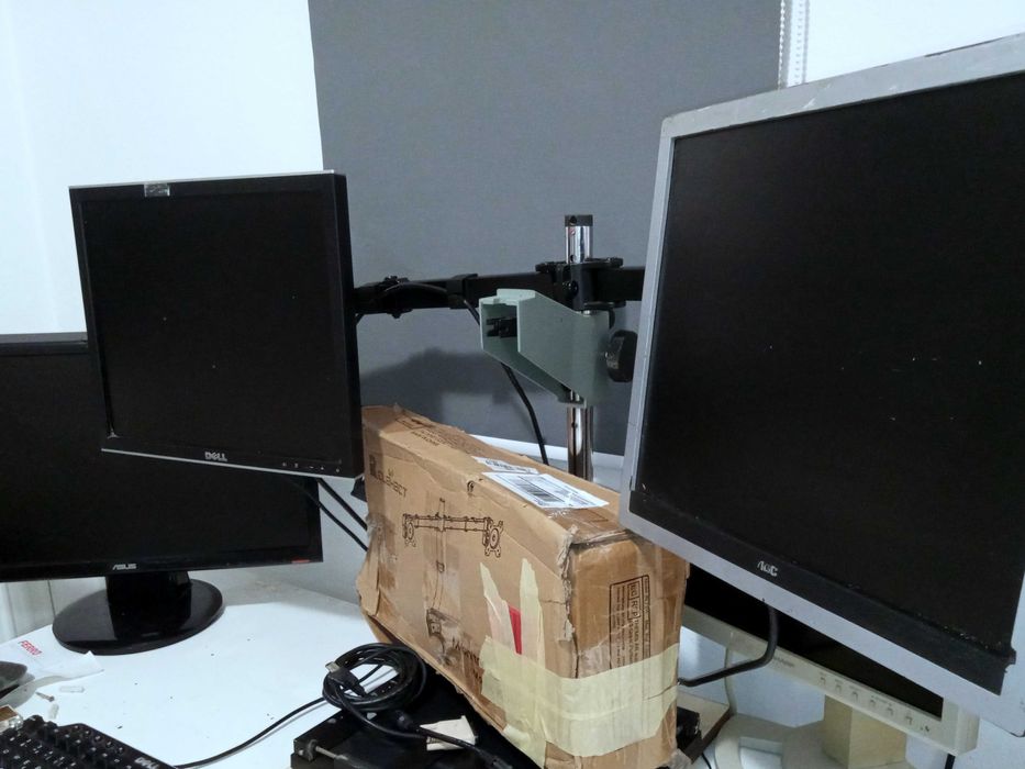 Vonitor Dell 17" si AOC 19" VGA si DVI, audio si USB