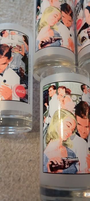 Vas nou de yena și set de  pahare vintage