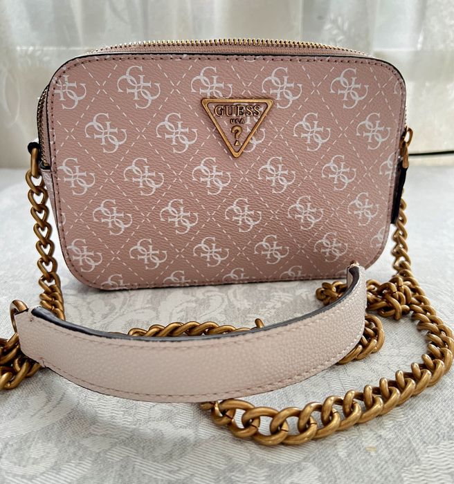 Дамска чанта Guess