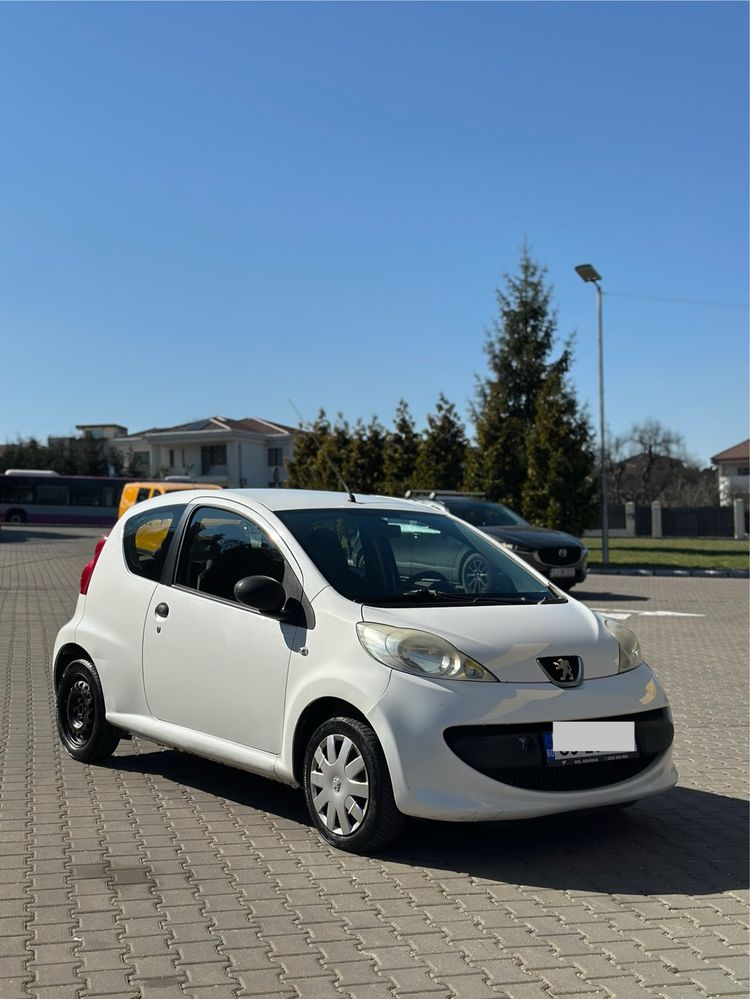 Vând Peugeot 107