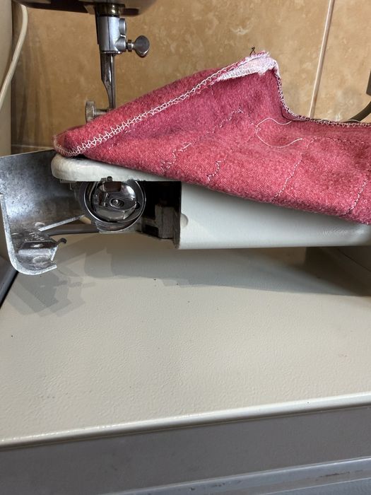 Masina de cusut festinat cu butoniere PFAFF din metal