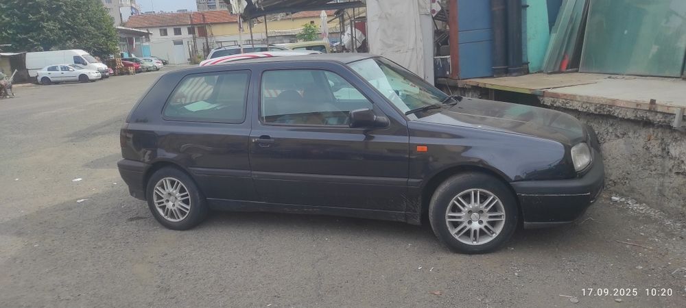 Golf 3 1,8 бензин 90 кс *климатик