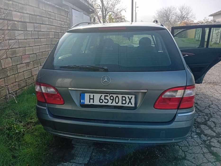 Mercedes-Benz Е220 причина за продажбата е купуването на нов автомобил