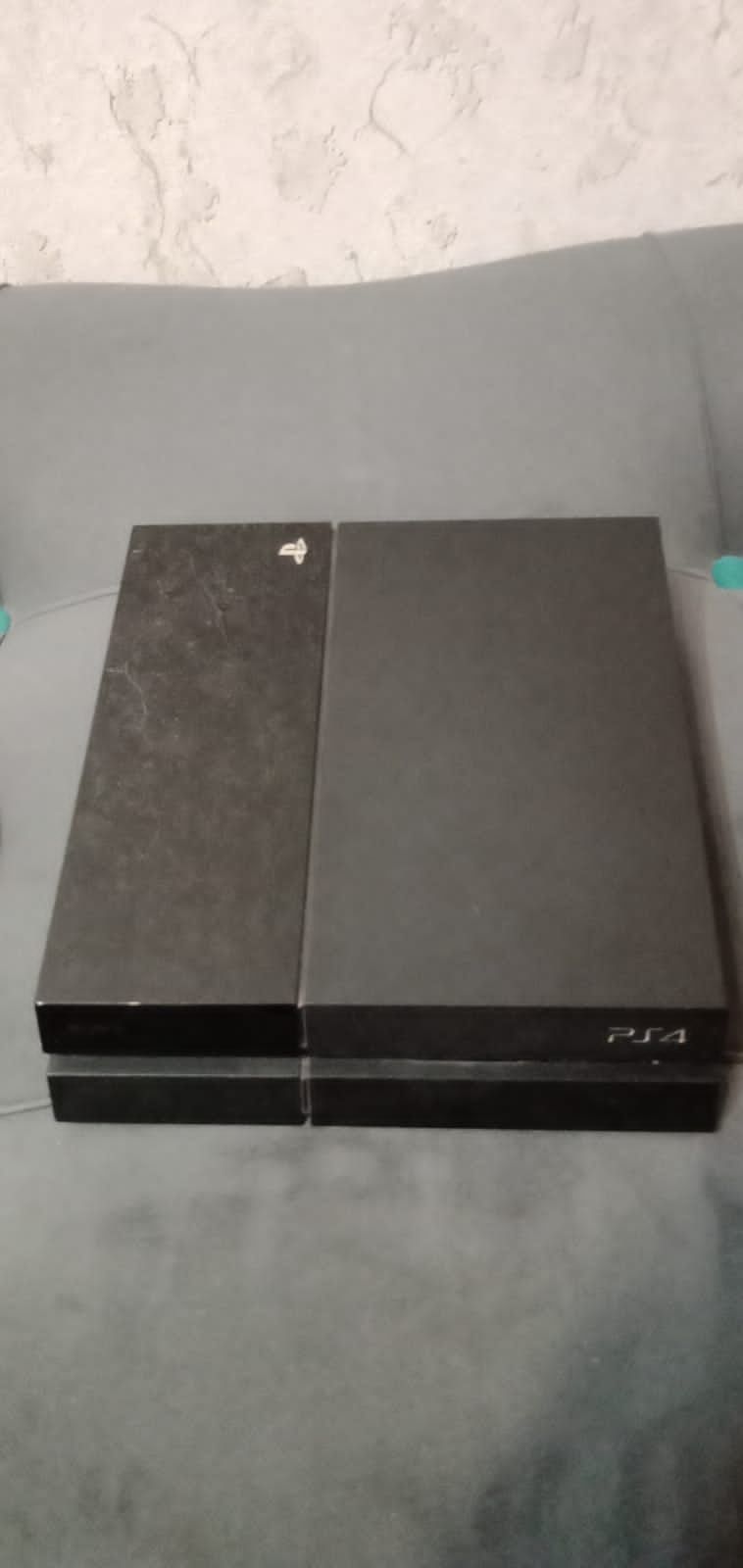 PlayStation 4 приставка с джойстиками