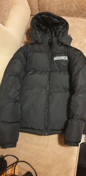 Vând geaca hoodrich