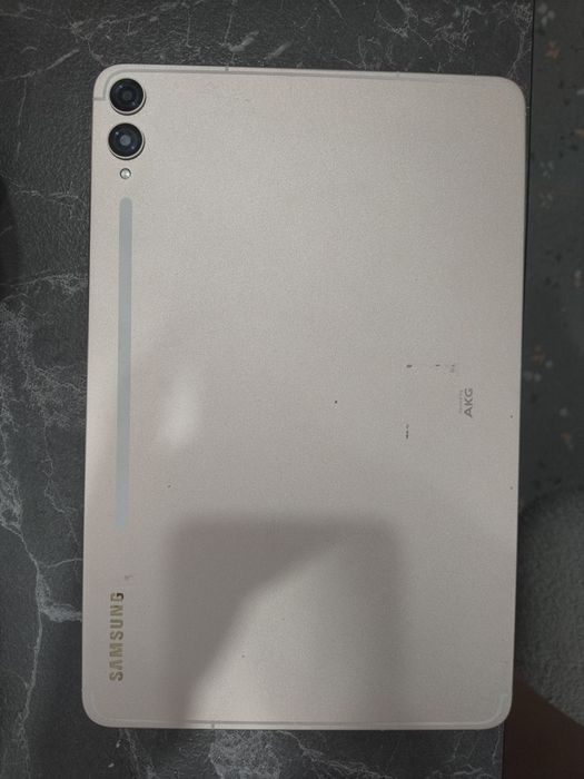 Планшет Самсунг почти новый,продаю за 60тыс