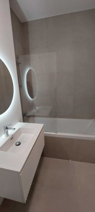 Inchiriere 2 camere, 5 min Arcul de Triumf, 3 minute Metrou, Parcare.