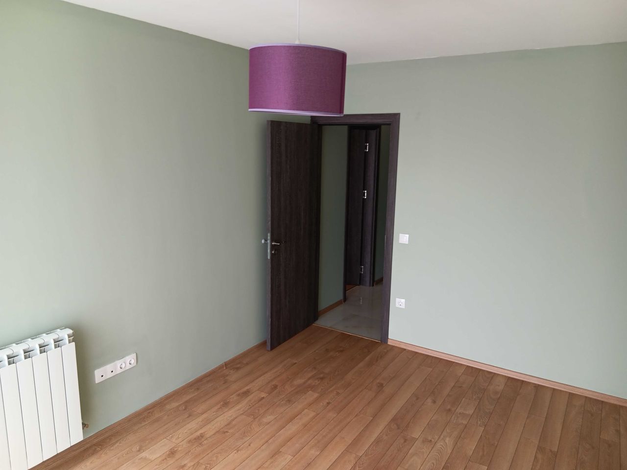 Дава се под наем Тристаен апартамент в Перник, Център - 125 кв.м за 550 € - Снимка #9
