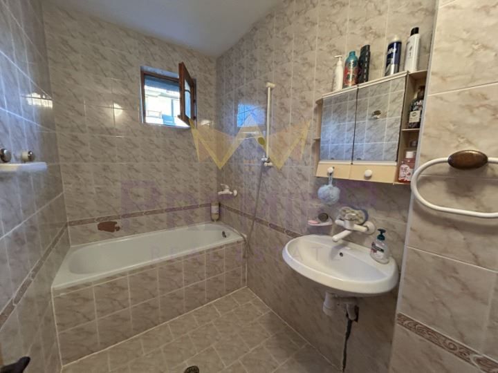Къща в Бургас, област-с.Кошарица площ 299 цена 290000