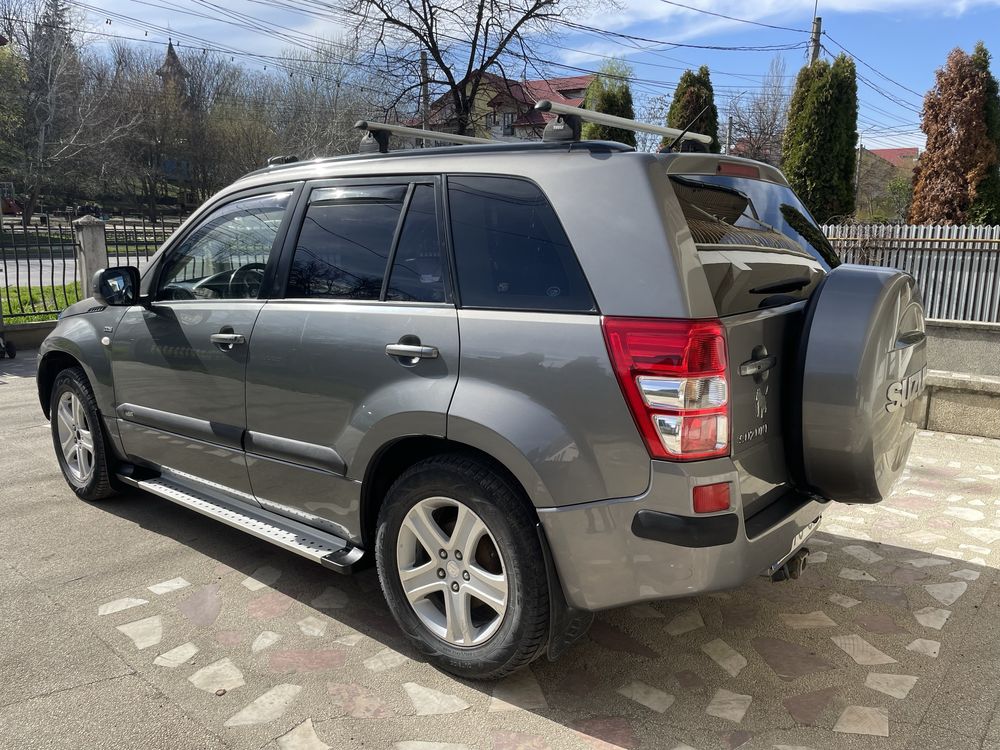 Suzuki Grand Vitara 4x4 / Piele / Navigatie / Trapa / 129 CP