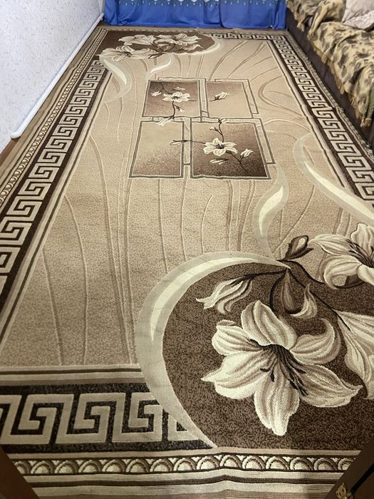 Продам палас в хорошем состояний