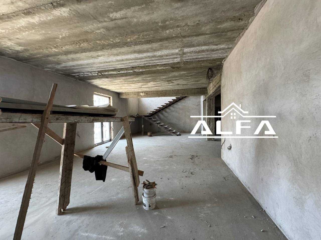 4 xonali 157m2+43m2 4-5 qavat