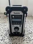 Radio de SANTIER de la MAKITA DMR104 incarcator baterii