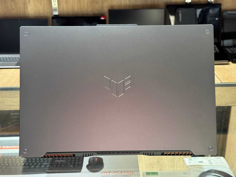 ASUS Gaming TUF F17 AMD Ryzen 7-6800H Ram 16 ssd 512 RTX 3060 6гб