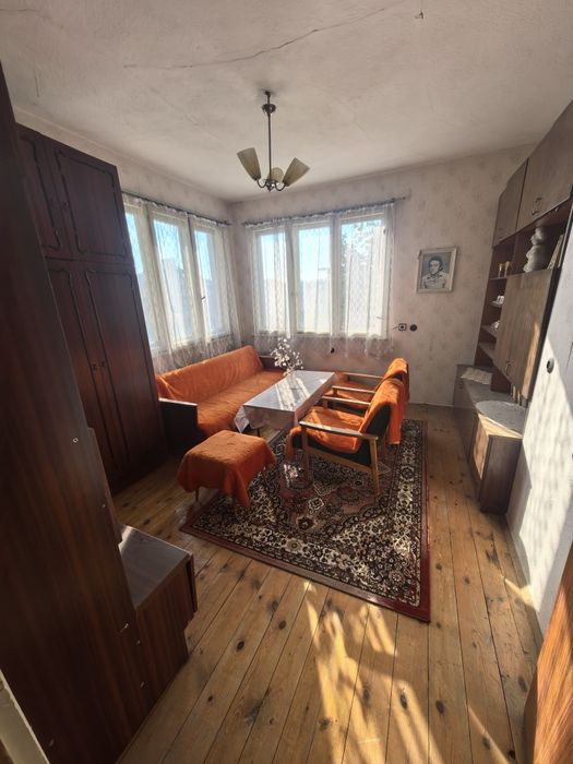 Продава се Етаж от къща в Казанлък - 90 кв.м за 1020 €/кв.м - Снимка #1