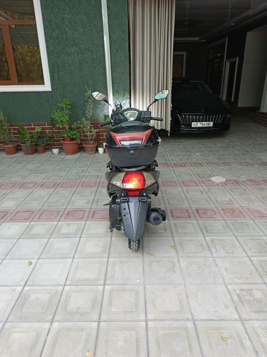 Benzinli skuter srochna sotiladi!!!