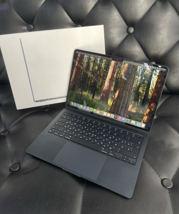 Apple MacBook Air M2 2022 года в идеальном состояние