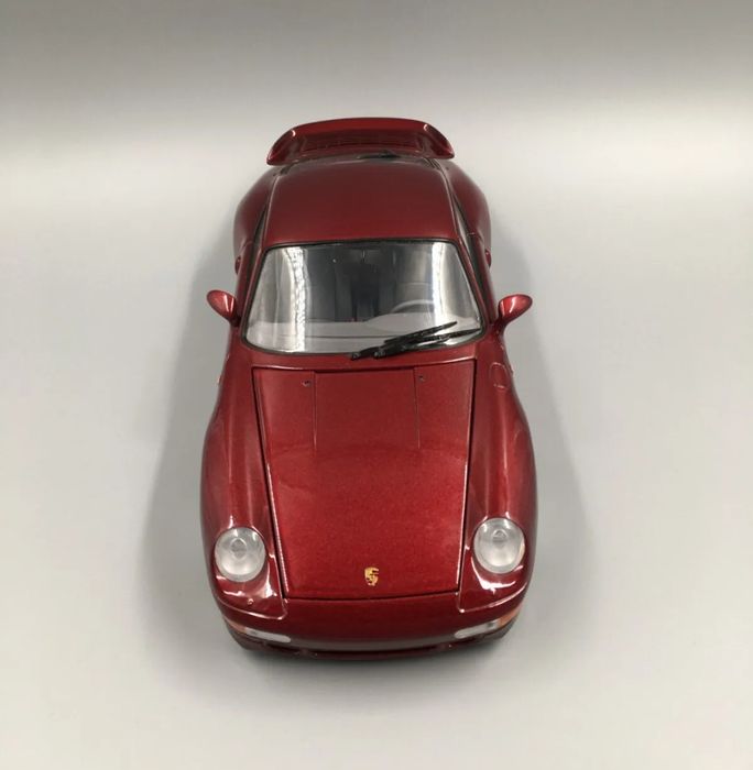 Macheta scara 1 18 Porsche 911 993 turbo coupe UT models