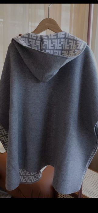 Poncho Fendi,model 2026, 2 modele
