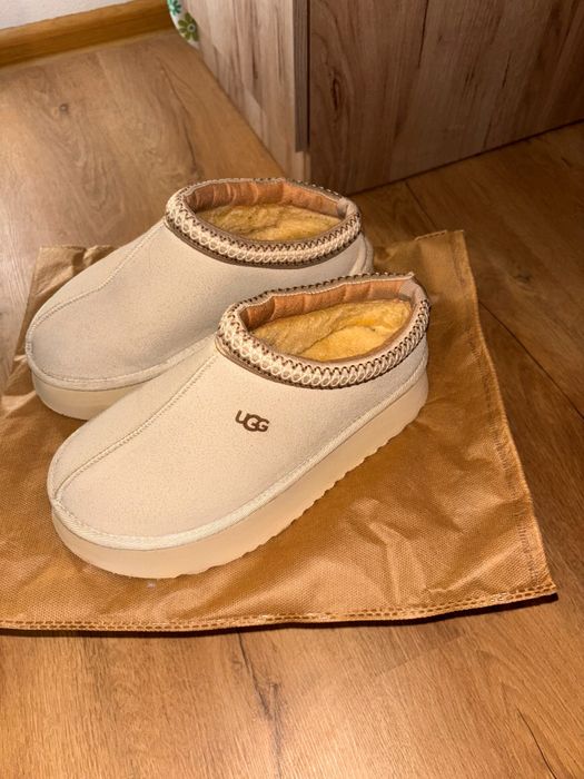 нови обувки uggs