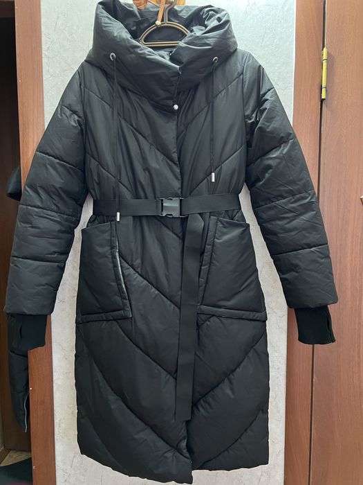 Зимний пуховик продам