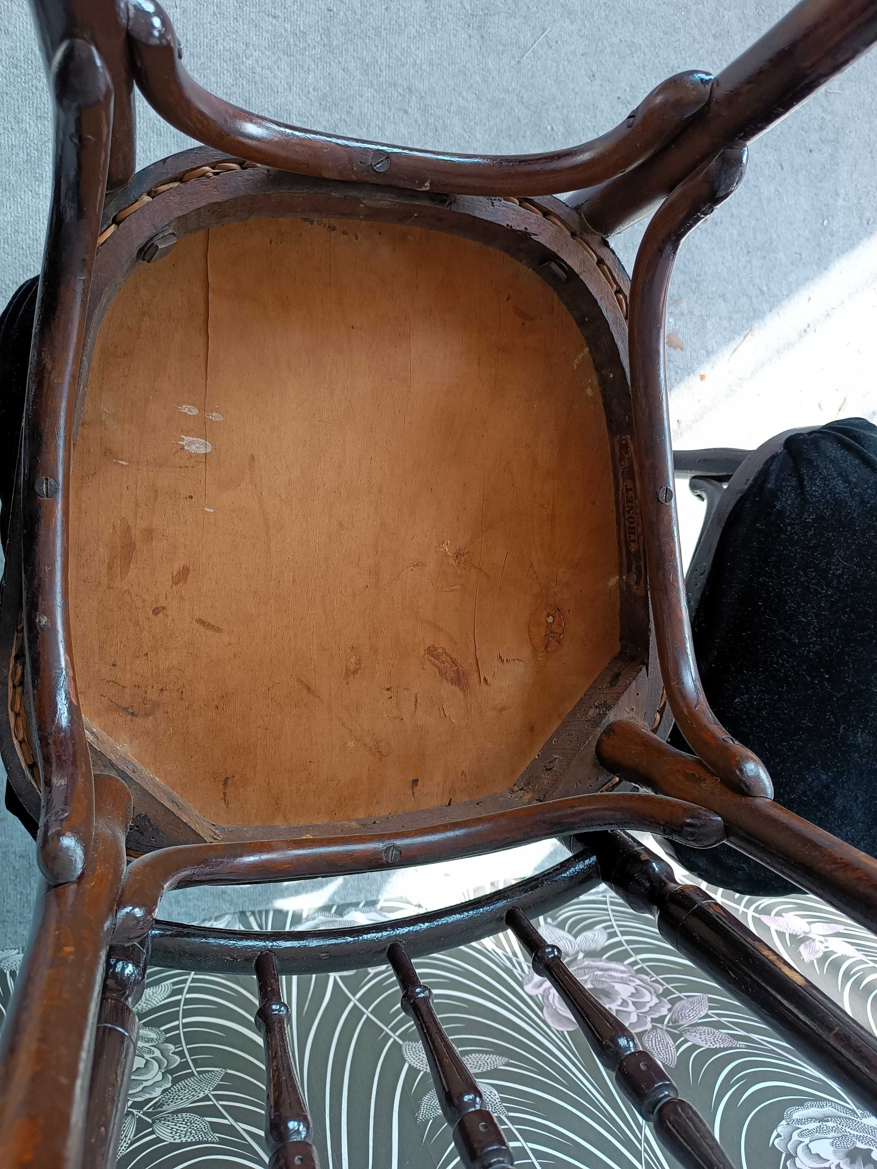 Дървени Стари Антикварни Столове THONET WIEN оригинални ТОНЕТ ВИЕНА