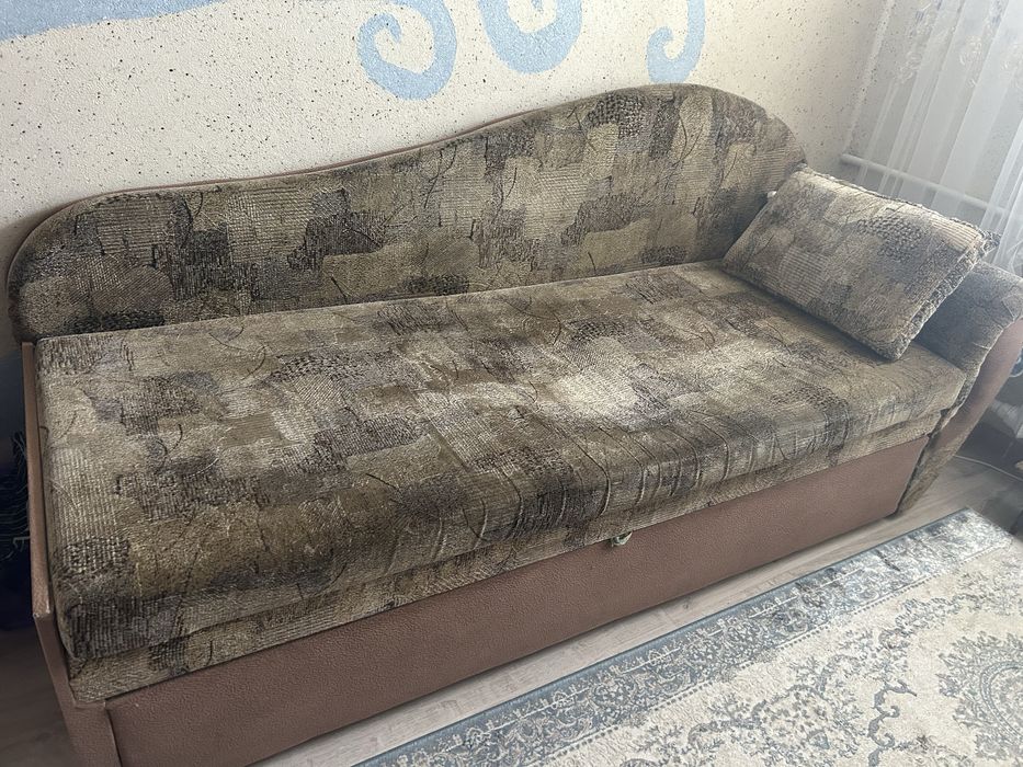 Продам диван/кровать б/у в хорошем состояний