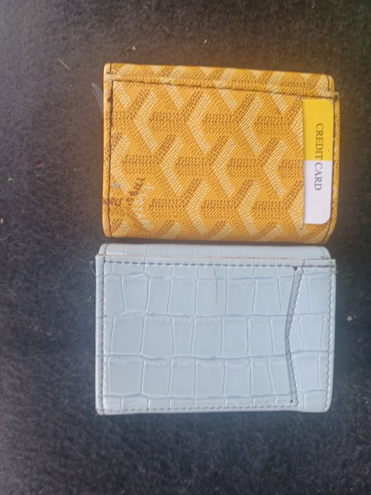 Продавам чисто нови портмонета