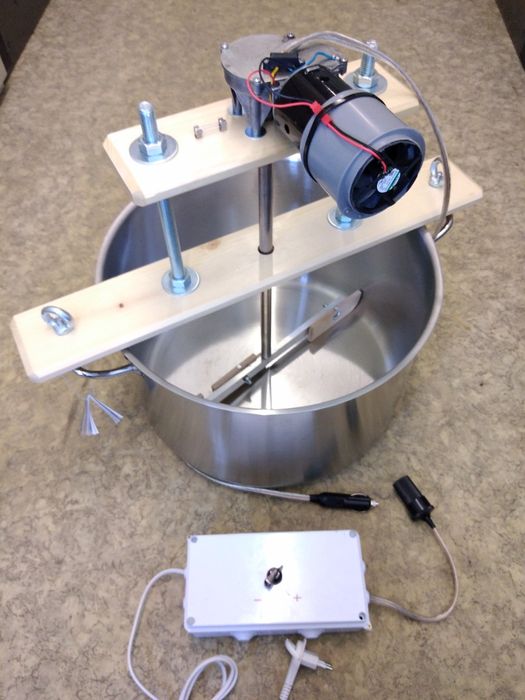 Amestecător automat pentru gemuri ,zacuscă,jumări etc.