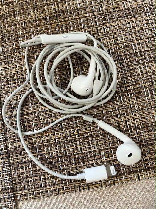 Оригинални Apple EarPods слушалки с микрофон за Apple устройства