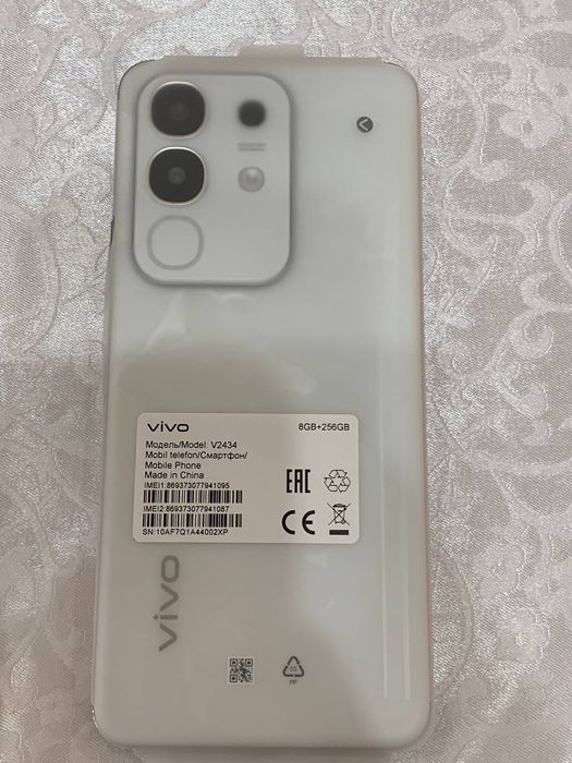 Срочно продам телефон vivo y 29