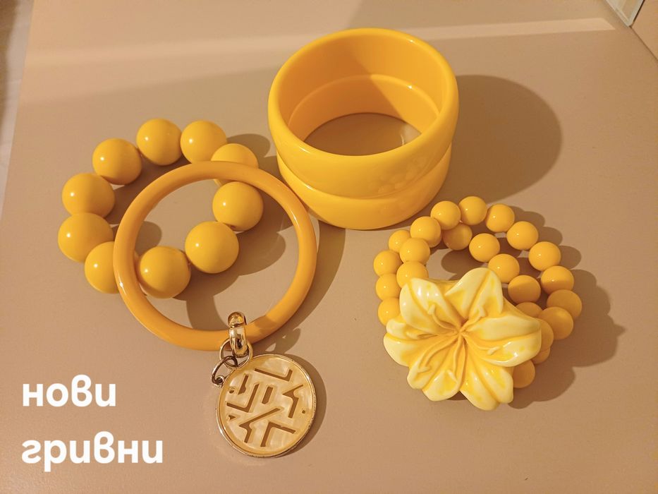 Лотове бижута в различни цветове